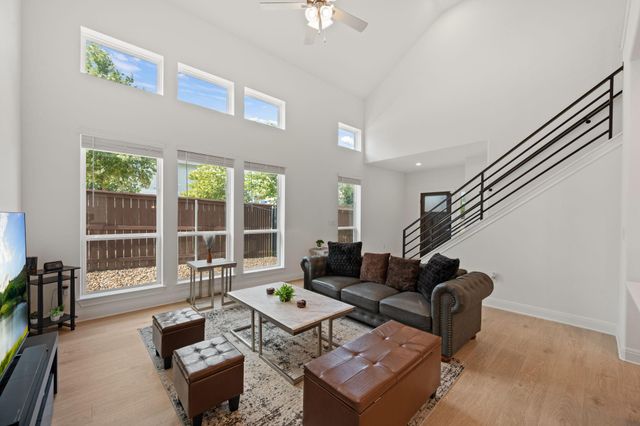9900 Dawn Pearl DR, Austin, TX 78748