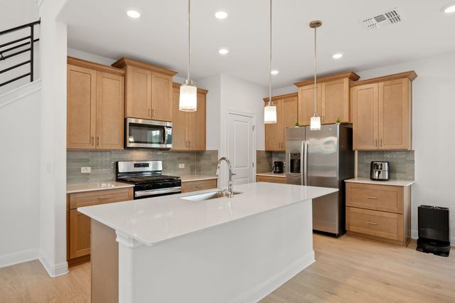 9900 Dawn Pearl DR, Austin, TX 78748