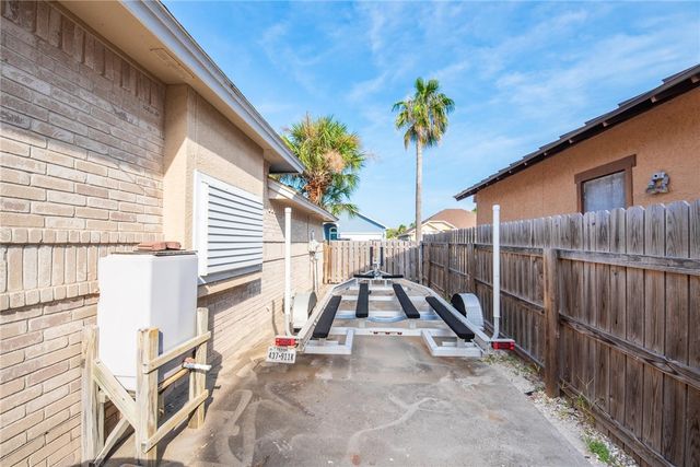 15046 TESORO Dr, Corpus Christi, TX 78418