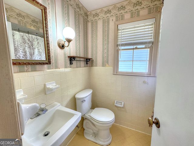 2552 W Sr 54 Highway, Hogansville, GA 30230