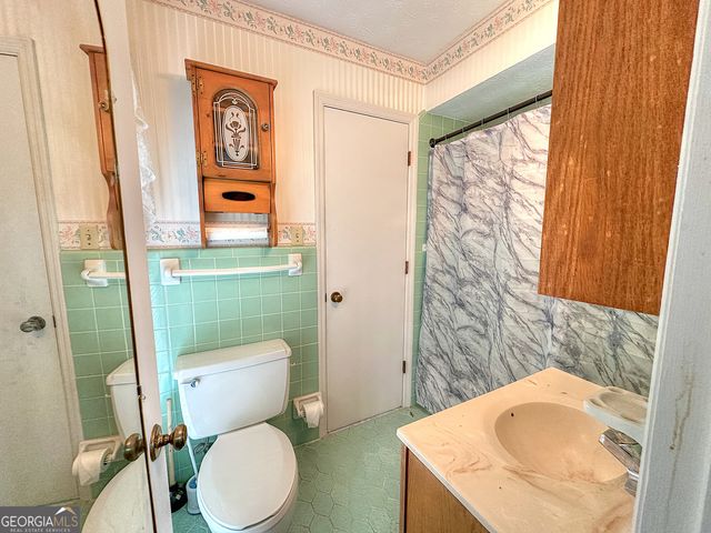 2552 W Sr 54 Highway, Hogansville, GA 30230