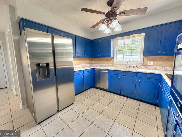 2552 W Sr 54 Highway, Hogansville, GA 30230