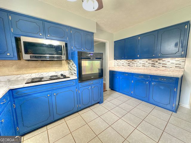 2552 W Sr 54 Highway, Hogansville, GA 30230