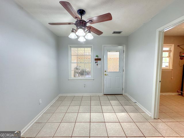 2552 W Sr 54 Highway, Hogansville, GA 30230