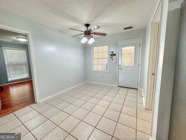 2552 W Sr 54 Highway, Hogansville, GA 30230