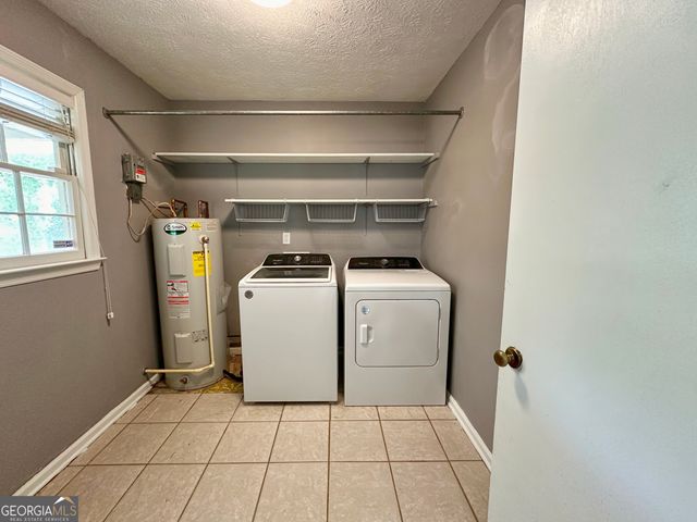 2552 W Sr 54 Highway, Hogansville, GA 30230