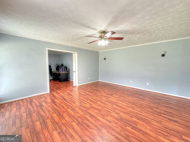 2552 W Sr 54 Highway, Hogansville, GA 30230
