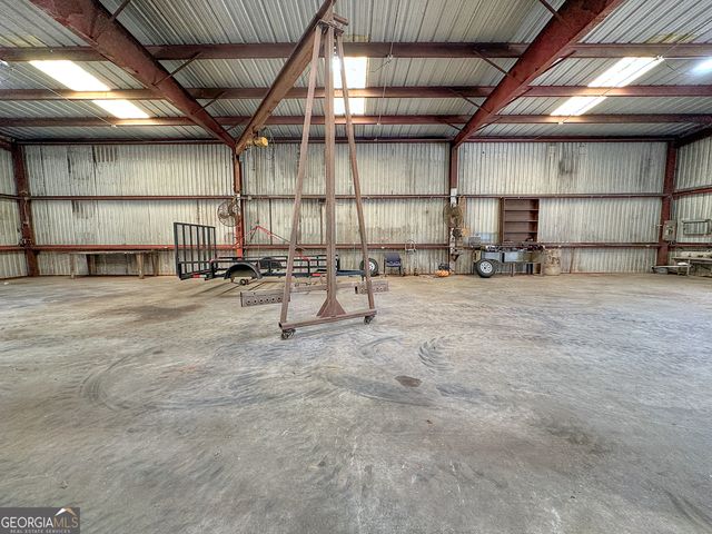 2552 W Sr 54 Highway, Hogansville, GA 30230