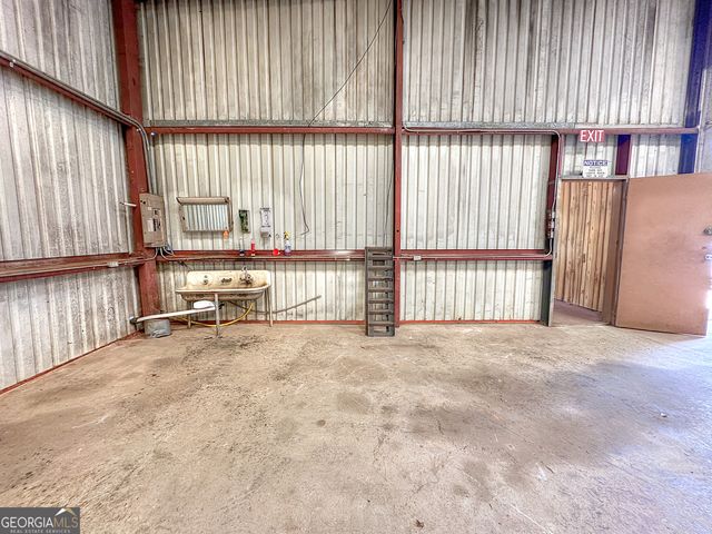 2552 W Sr 54 Highway, Hogansville, GA 30230