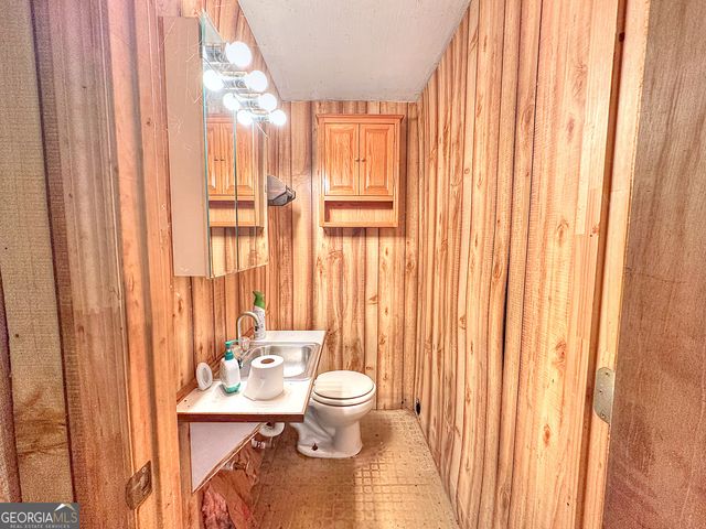 2552 W Sr 54 Highway, Hogansville, GA 30230