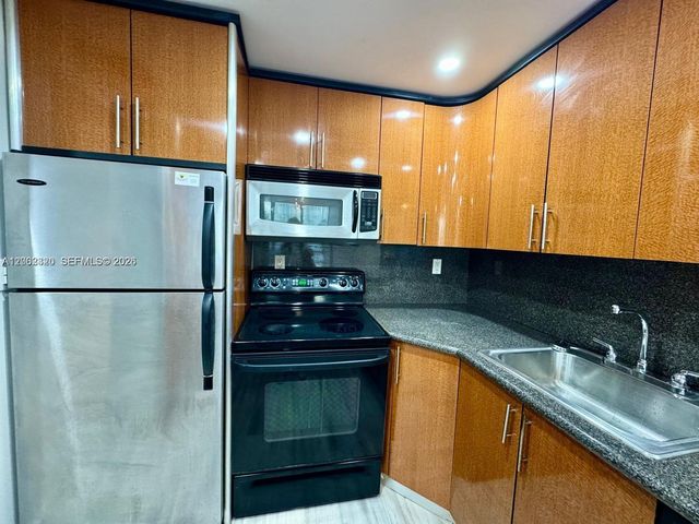200 172nd Street 206, Sunny Isles Beach, FL 33160