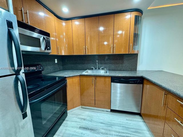 200 172nd Street 206, Sunny Isles Beach, FL 33160