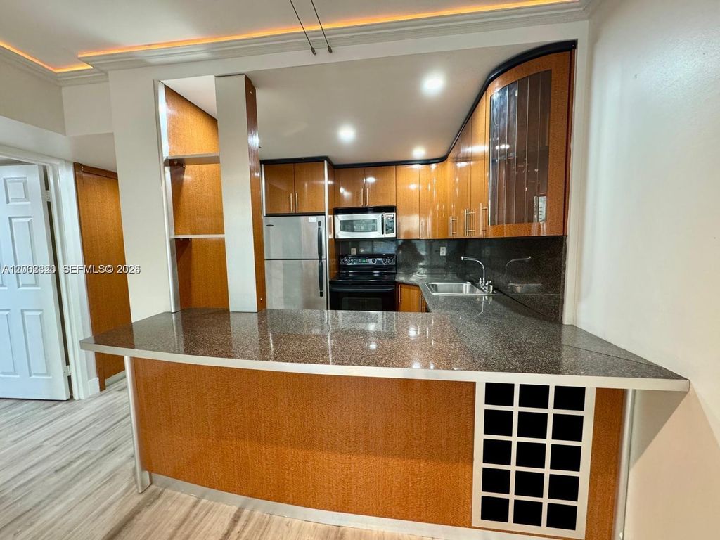 200 172nd Street 206, Sunny Isles Beach, FL 33160