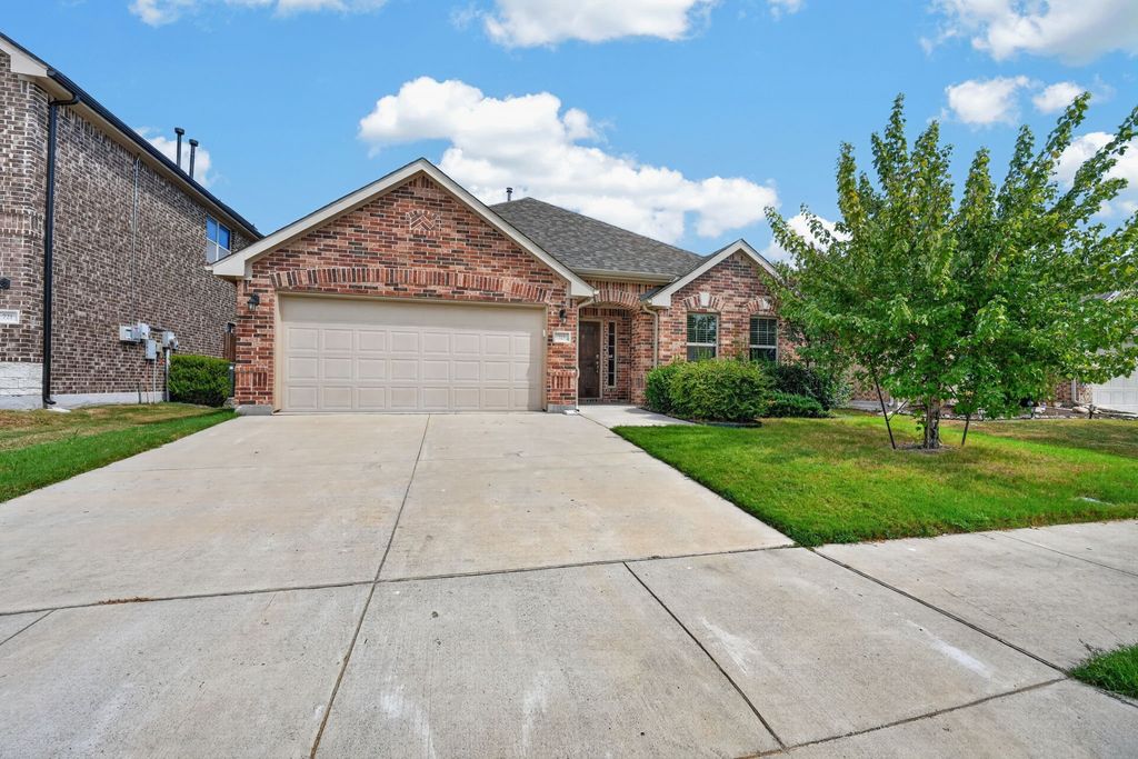 725 Bird Creek Drive, Little Elm, TX 75068 — exterior