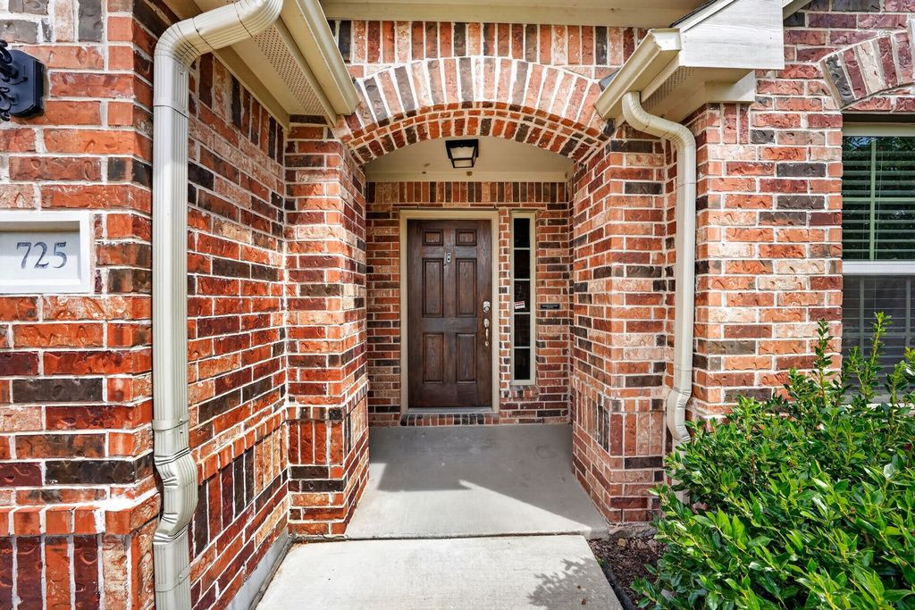 725 Bird Creek Drive, Little Elm, TX 75068 — photo 2