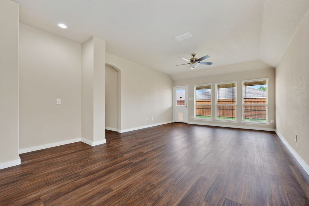 725 Bird Creek Drive, Little Elm, TX 75068 — photo 3