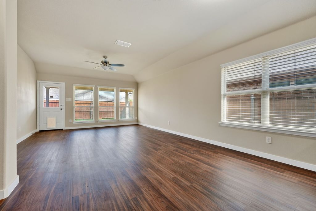 725 Bird Creek Drive, Little Elm, TX 75068 — photo 5