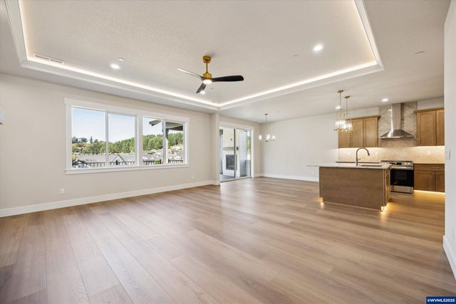 105 Wild Duck Run St NE, Silverton, OR 97381