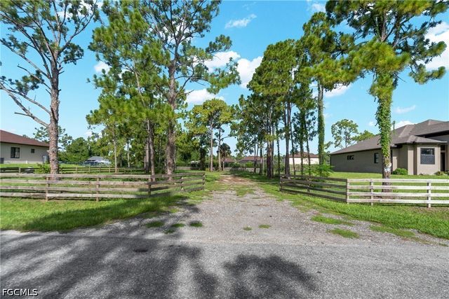1109 Rush AVE, Lehigh Acres, FL 33972
