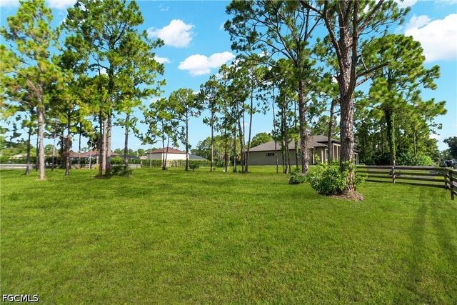 1109 Rush AVE, Lehigh Acres, FL 33972