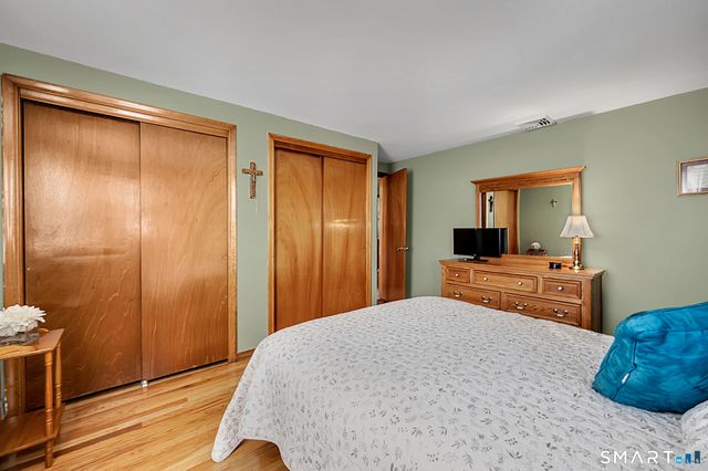 102 Winslow Drive, Newington, CT 06111