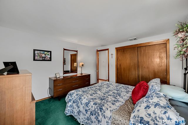 102 Winslow Drive, Newington, CT 06111