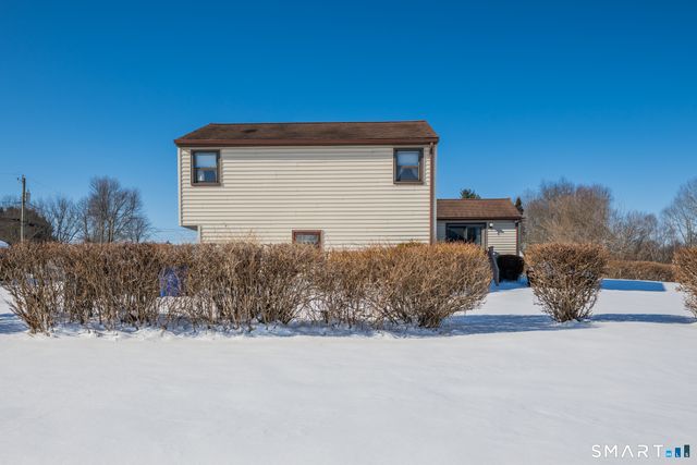 102 Winslow Drive, Newington, CT 06111