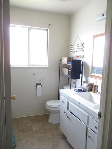 450 Esperanza, Stockton, CA 95207