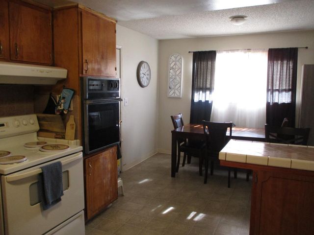 450 Esperanza, Stockton, CA 95207