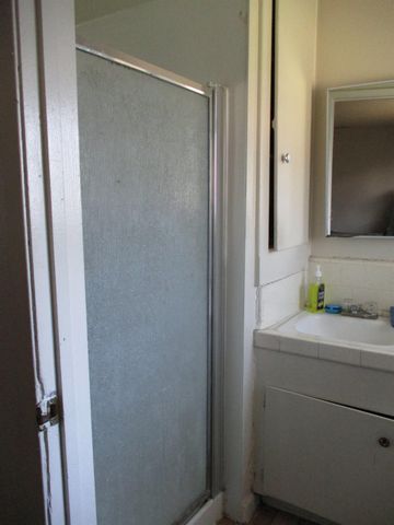 450 Esperanza, Stockton, CA 95207