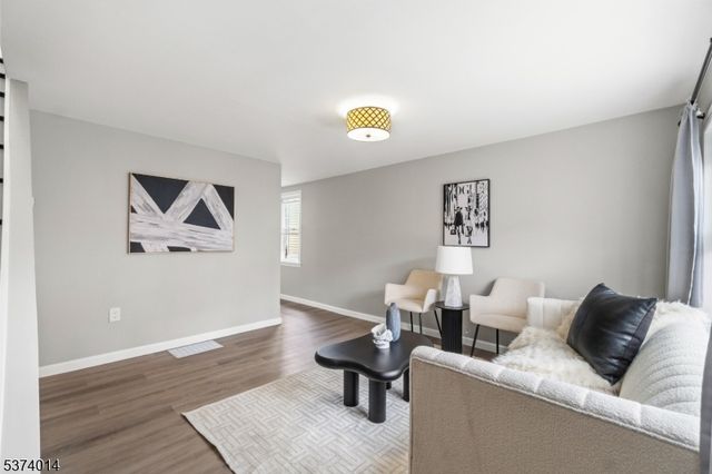 330 John St, Elizabeth City, NJ 07202