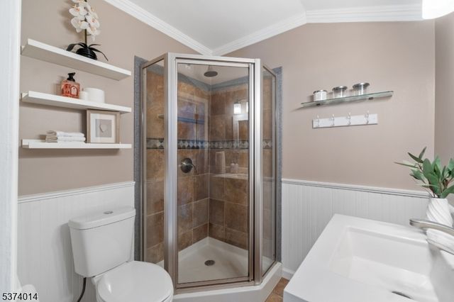 330 John St, Elizabeth City, NJ 07202