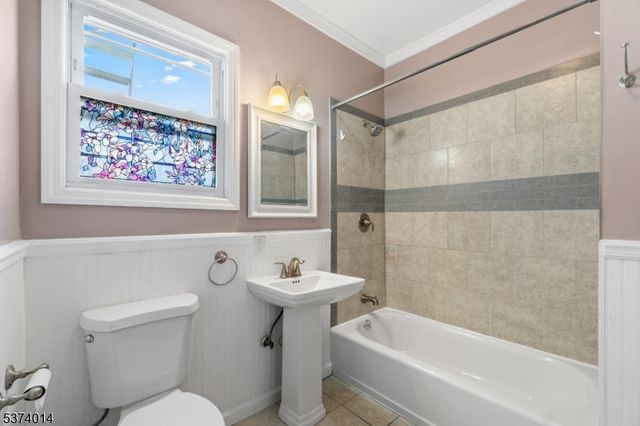 330 John St, Elizabeth City, NJ 07202