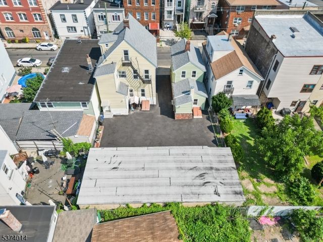 330 John St, Elizabeth City, NJ 07202