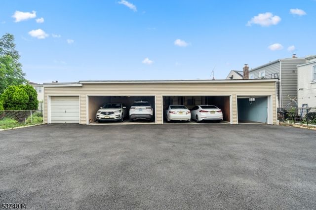 330 John St, Elizabeth City, NJ 07202