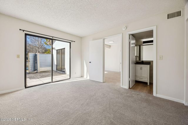 1604 CHALLENGER Court W 1604, Jacksonville, FL 32233