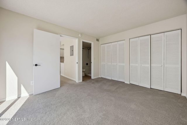 1604 CHALLENGER Court W 1604, Jacksonville, FL 32233