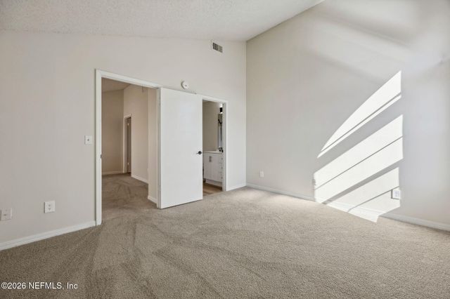 1604 CHALLENGER Court W 1604, Jacksonville, FL 32233