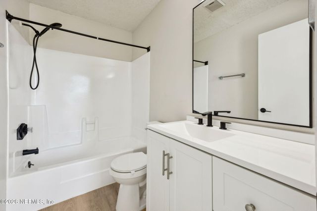 1604 CHALLENGER Court W 1604, Jacksonville, FL 32233