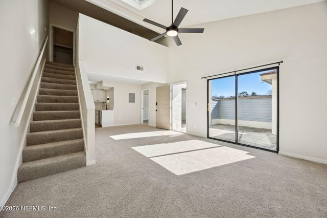 1604 CHALLENGER Court W 1604, Jacksonville, FL 32233