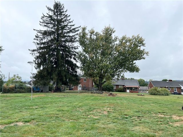 233 Reed Street, Lower Burrell, PA 15068