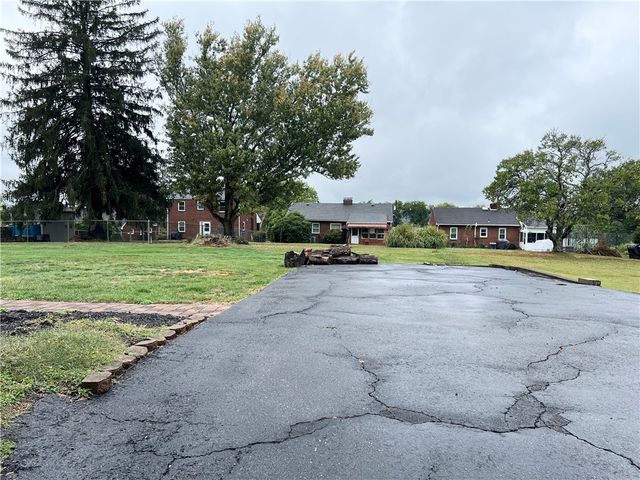 233 Reed Street, Lower Burrell, PA 15068