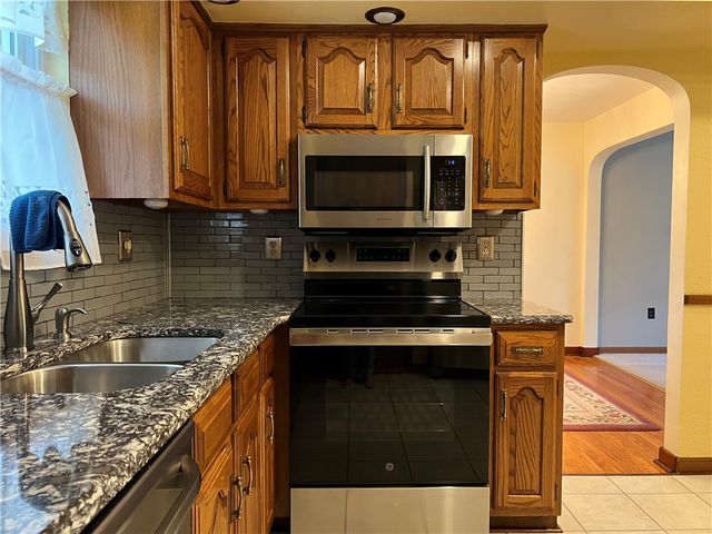 233 Reed Street, Lower Burrell, PA 15068
