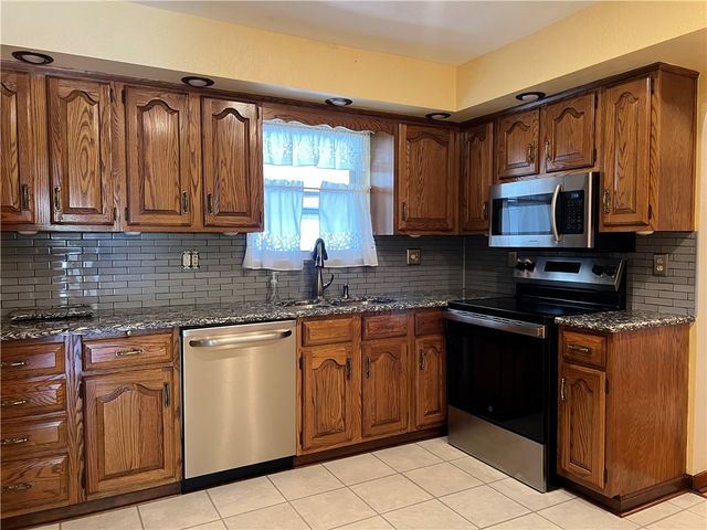 233 Reed Street, Lower Burrell, PA 15068