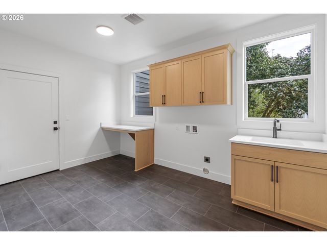 628 Nw 11TH Ave, Camas, WA 98607