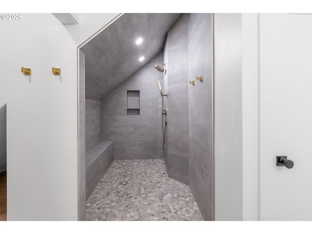 628 Nw 11TH Ave, Camas, WA 98607