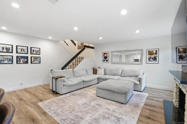 2444 Caminito Venido, San Diego, CA 92107