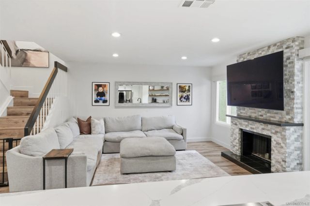 2444 Caminito Venido, San Diego, CA 92107