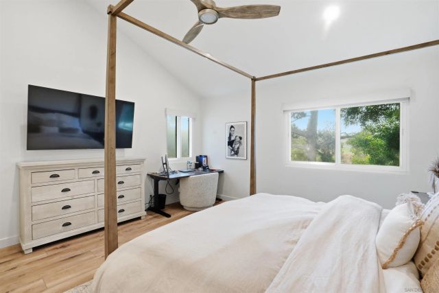 2444 Caminito Venido, San Diego, CA 92107