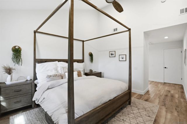 2444 Caminito Venido, San Diego, CA 92107